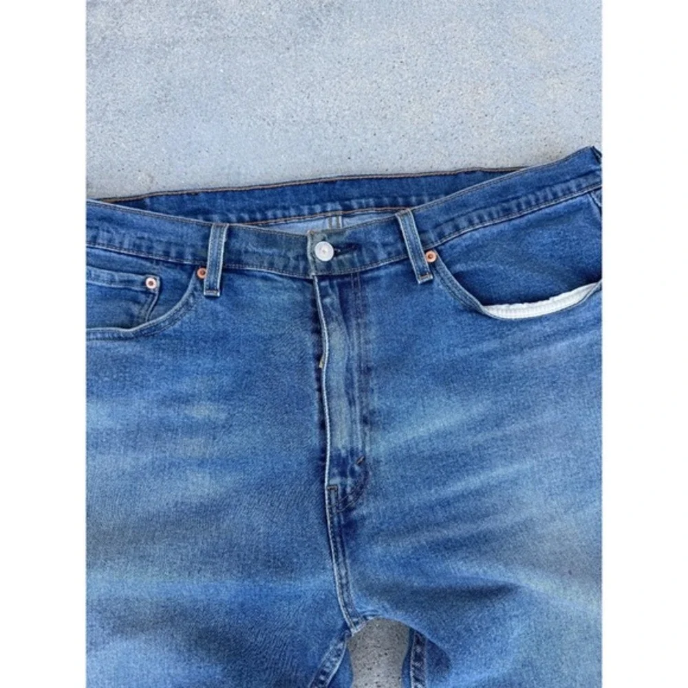Levi's 505 Jeans Mens 38x30 Blue Straight Leg Classic Fit Medium Wash Denim‎